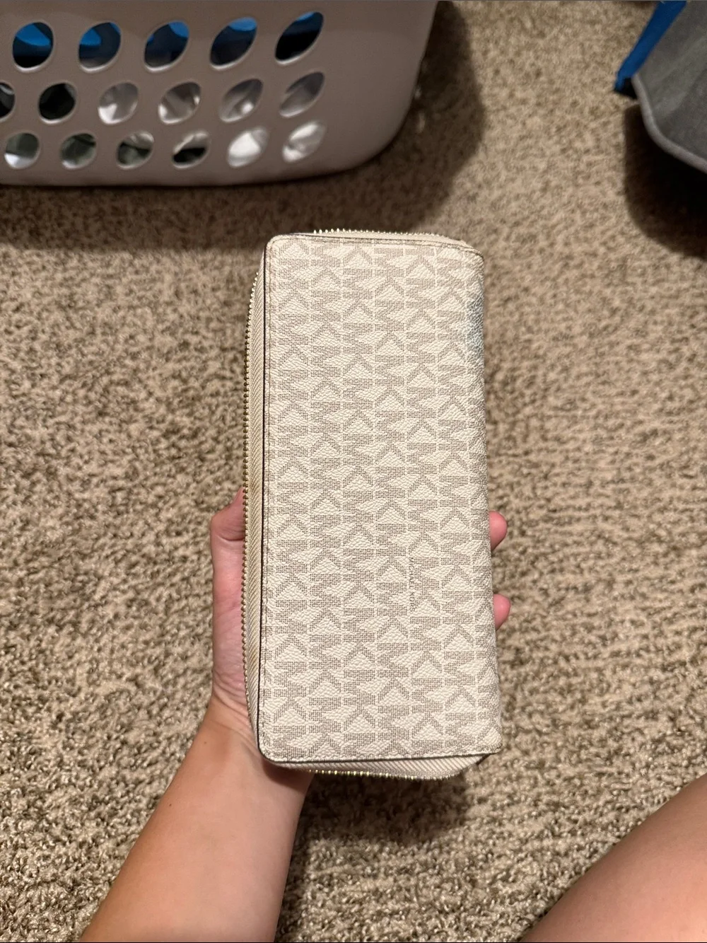 Michael Kors Cream/White MK Signature Zip-Around Wallet